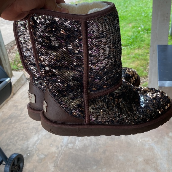 Women UGGS boots - Picture 11 of 13